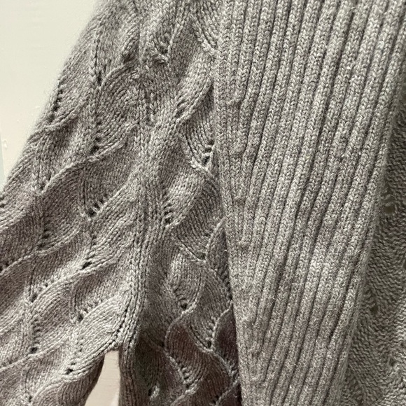 Saks Fifth Avenue 100% cashmere Gray Open-Front Cardigan, size large - Picture 3 of 4